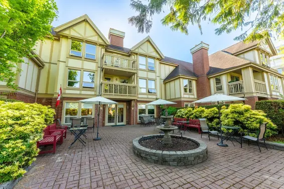 101 843 22nd Street, West Vancouver