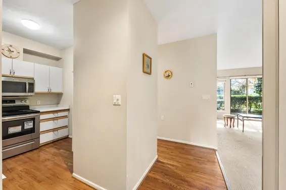 101 843 22nd Street, West Vancouver For Sale - image 12
