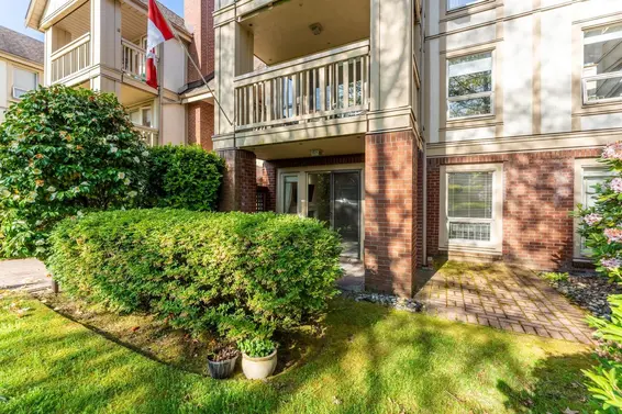 101 843 22nd Street, West Vancouver For Sale - image 2