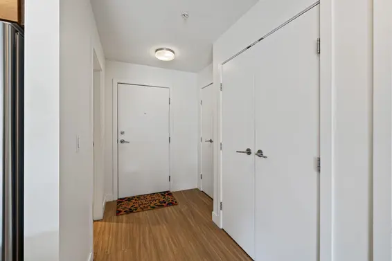 412 1679 Lloyd Avenue, North Vancouver For Sale - image 2