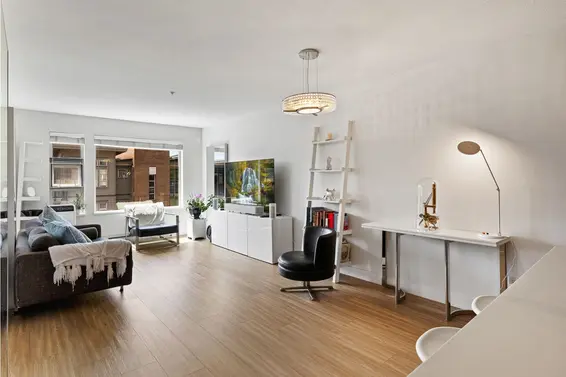 412 1679 Lloyd Avenue, North Vancouver For Sale - image 4