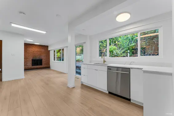 734 Crystal Court, North Vancouver For Sale - image 13