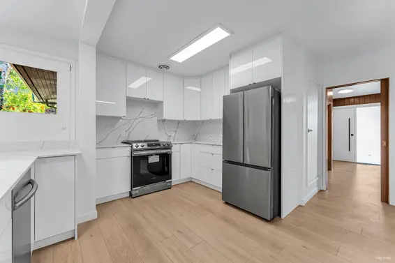 734 Crystal Court, North Vancouver For Sale - image 14