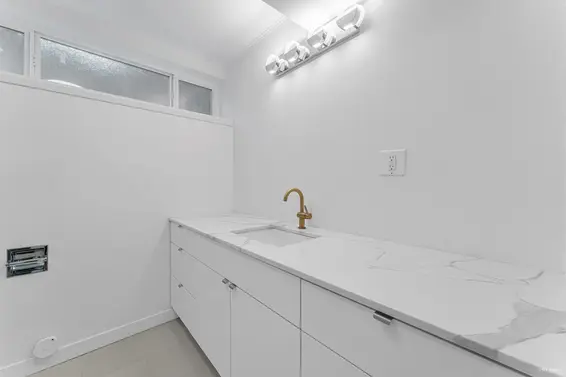 734 Crystal Court, North Vancouver For Sale - image 26