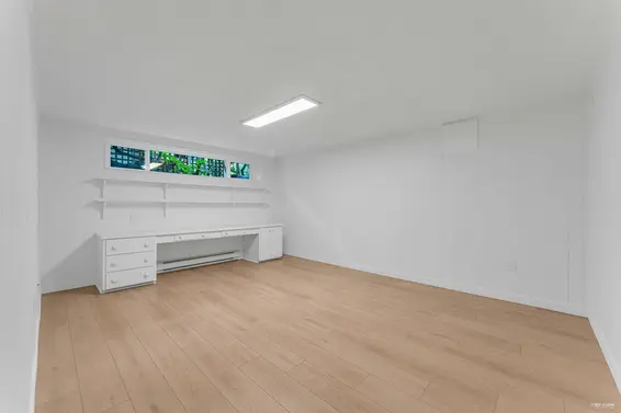 734 Crystal Court, North Vancouver For Sale - image 28