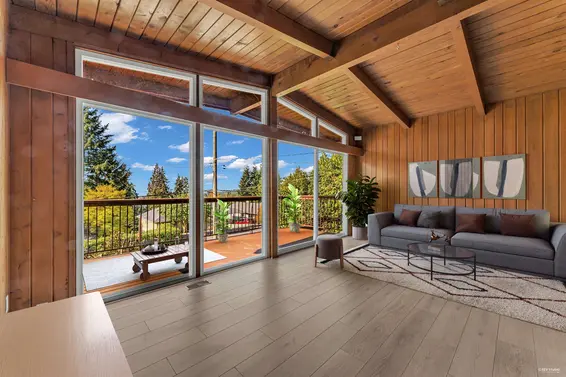 734 Crystal Court, North Vancouver For Sale - image 2