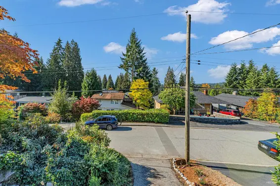 734 Crystal Court, North Vancouver For Sale - image 33