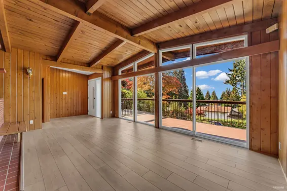 734 Crystal Court, North Vancouver For Sale - image 3