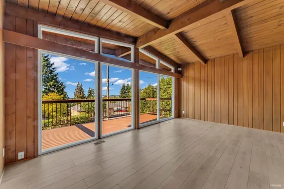 734 Crystal Court, North Vancouver For Sale - image 4