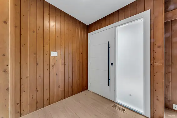 734 Crystal Court, North Vancouver For Sale - image 6