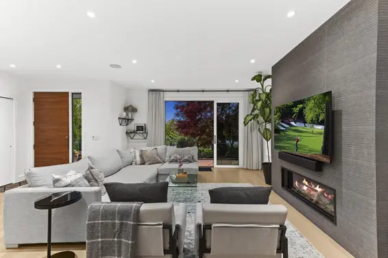 452 East 4th Street, North Vancouver For Sale - image 4