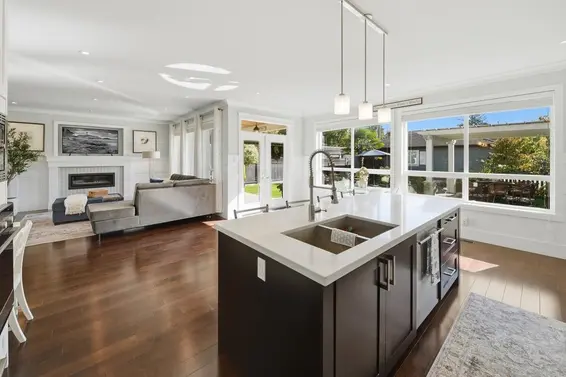 355 East 15th Street, North Vancouver For Sale - image 10