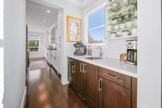 355 East 15th Street, North Vancouver For Sale - image 11
