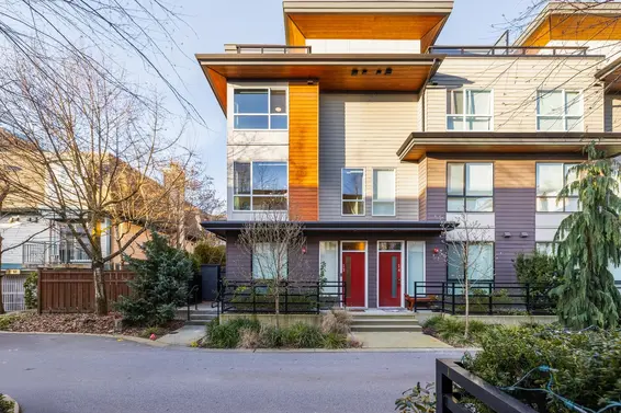 13 533 East 3rd Street, North Vancouver