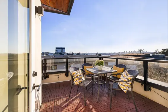 13 533 East 3rd Street, North Vancouver For Sale - image 25