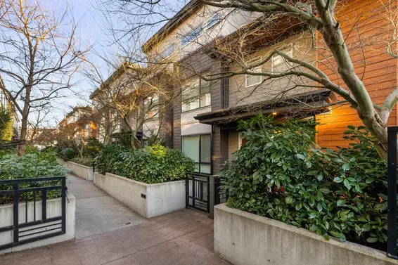 13 533 East 3rd Street, North Vancouver For Sale - image 37