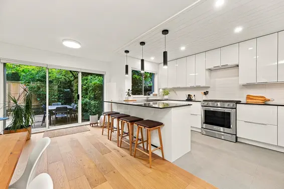 6424 Bruce Street, West Vancouver For Sale - image 13