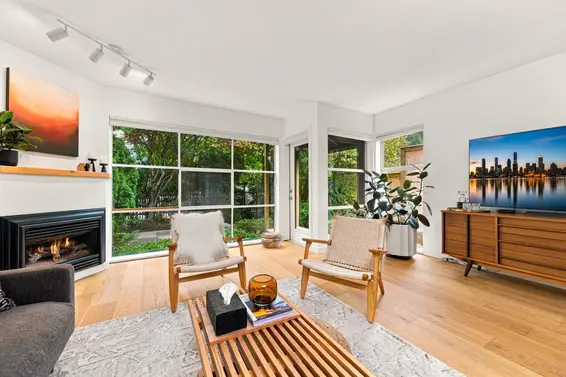 6424 Bruce Street, West Vancouver For Sale - image 8