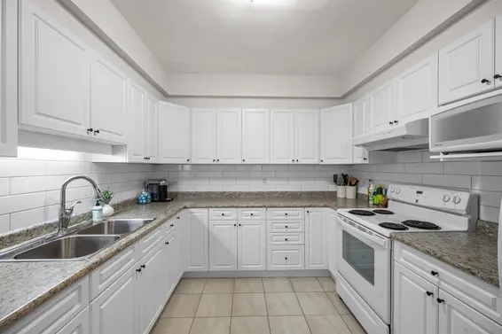 748 Chesterfield Avenue, North Vancouver For Sale - image 9