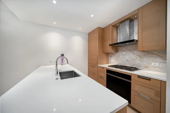 202 1355 Bellevue Avenue, West Vancouver For Sale - image 15