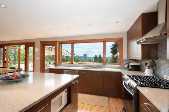 1185 Cloverley Street, North Vancouver For Sale - image 13