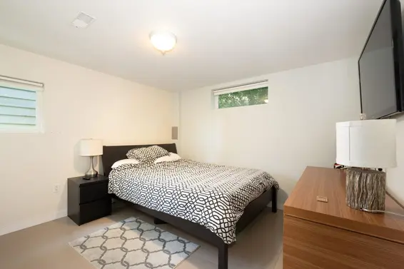 1185 Cloverley Street, North Vancouver For Sale - image 28