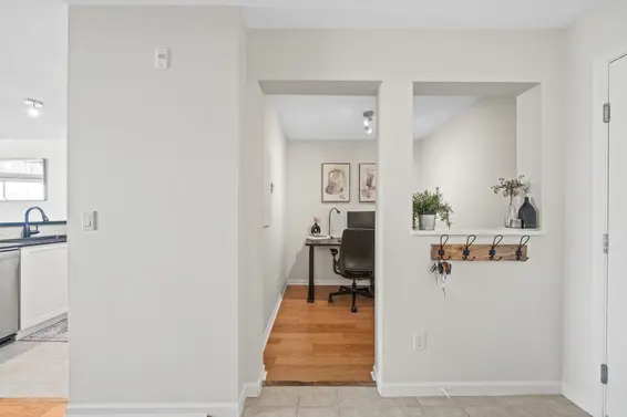 413 147 East 1st Street, North Vancouver For Sale - image 25
