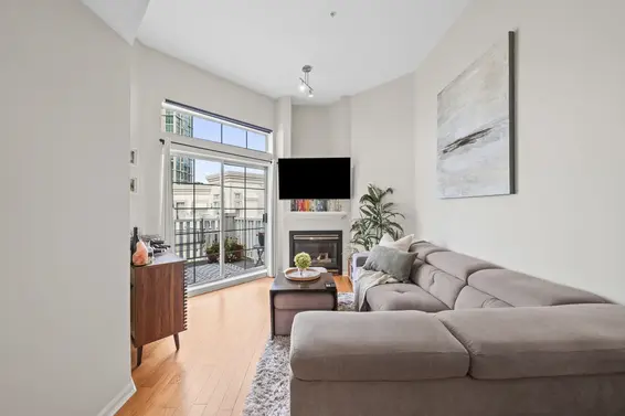 413 147 East 1st Street, North Vancouver For Sale - image 3