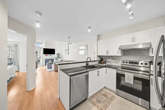 413 147 East 1st Street, North Vancouver For Sale - image 7