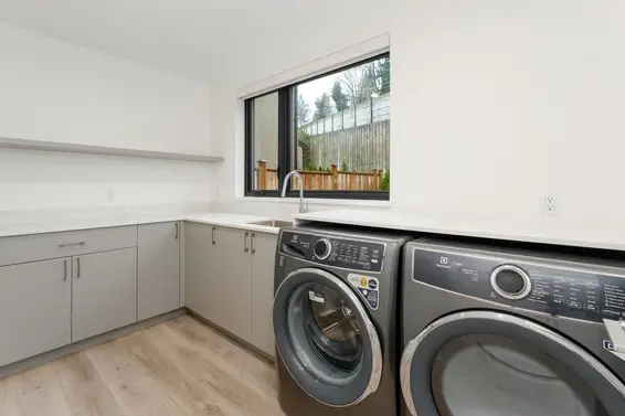 1123 East Keith Road, North Vancouver For Sale - image 11