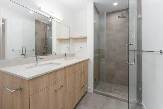 1123 East Keith Road, North Vancouver For Sale - image 14