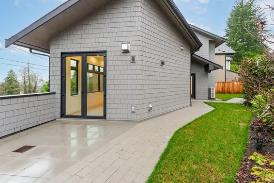 1123 East Keith Road, North Vancouver For Sale - image 3