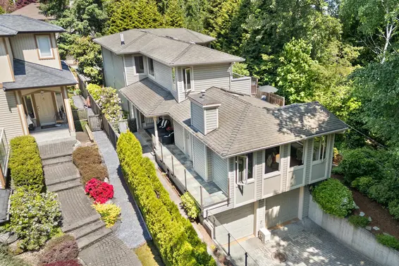 1907 Esquimalt Avenue, West Vancouver For Sale - image 1