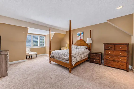 4707 Meadfeild Road, West Vancouver For Sale - image 17