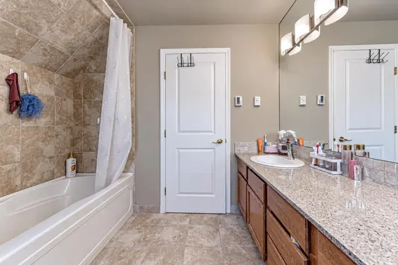 4707 Meadfeild Road, West Vancouver For Sale - image 27