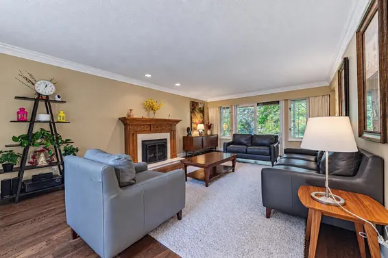 4707 Meadfeild Road, West Vancouver For Sale - image 5