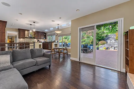 4707 Meadfeild Road, West Vancouver For Sale - image 7