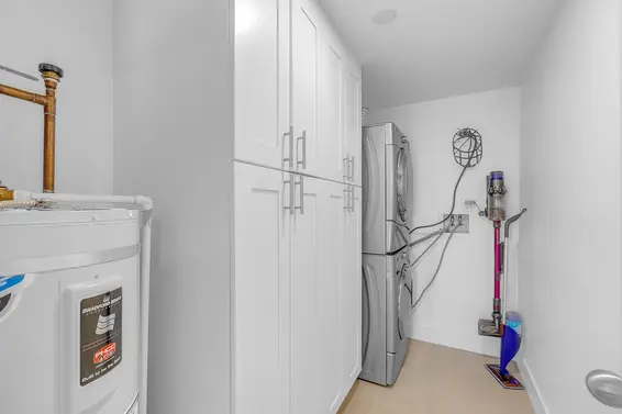 8 2425 Edgemont Boulevard, North Vancouver For Sale - image 23