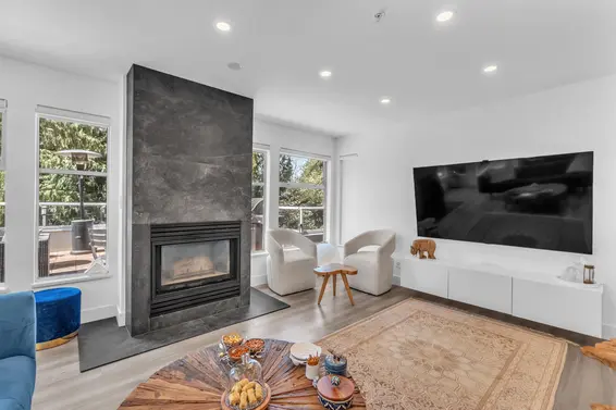 8 2425 Edgemont Boulevard, North Vancouver For Sale - image 3