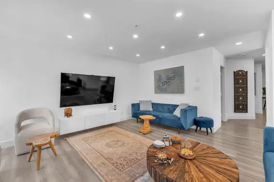 8 2425 Edgemont Boulevard, North Vancouver For Sale - image 5