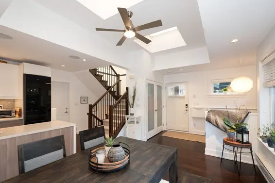 250 East 10th Street, North Vancouver For Sale - image 11