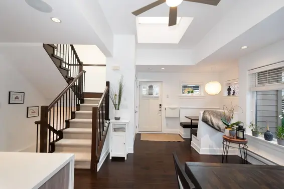 250 East 10th Street, North Vancouver For Sale - image 12