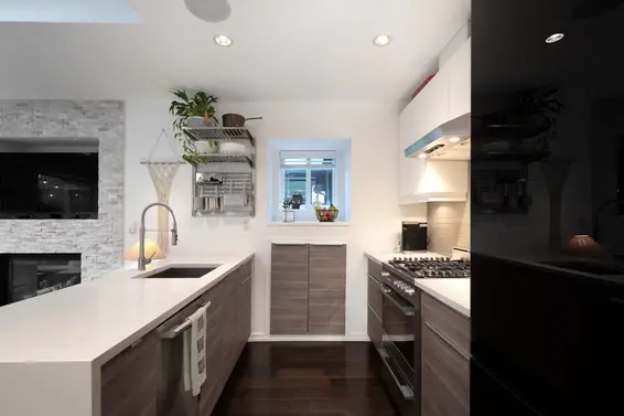 250 East 10th Street, North Vancouver For Sale - image 20