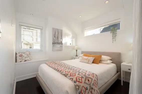 250 East 10th Street, North Vancouver For Sale - image 24