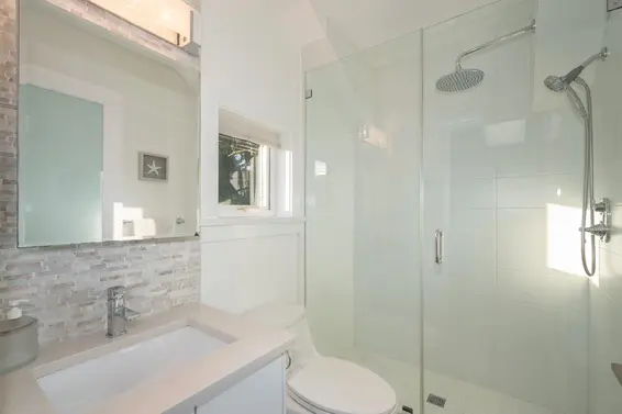 250 East 10th Street, North Vancouver For Sale - image 25