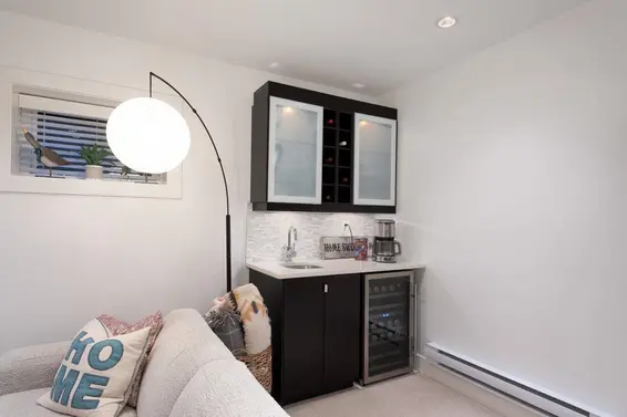 250 East 10th Street, North Vancouver For Sale - image 29