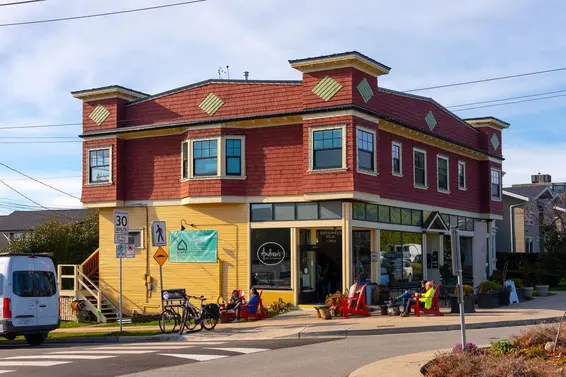 250 East 10th Street, North Vancouver For Sale - image 35