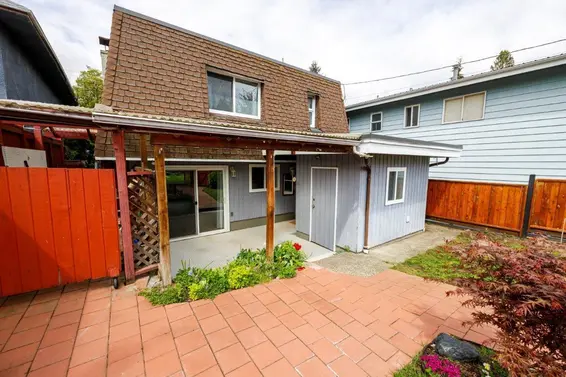 1373 Lynn Valley Road, North Vancouver