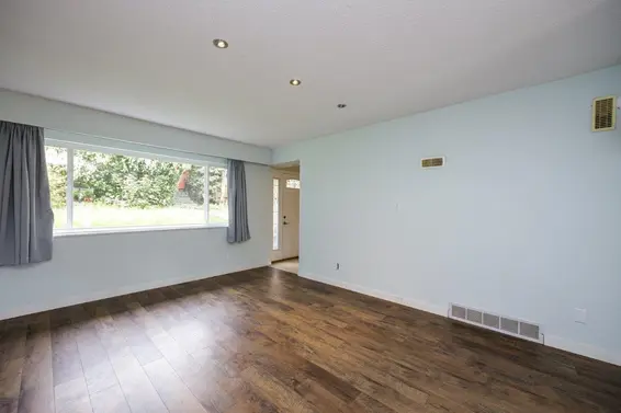 1373 Lynn Valley Road, North Vancouver For Sale - image 10