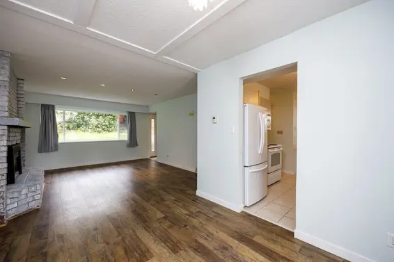 1373 Lynn Valley Road, North Vancouver For Sale - image 11